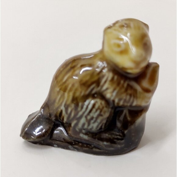 Wade Whimsies Series 2 #8 Beaver Mini Figurine 1972-84 Red Rose Tea - Picture 1 of 2